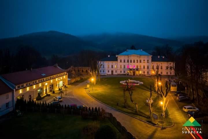 Hotel Jedlinka Jedlina-Zdroj Exterior photo